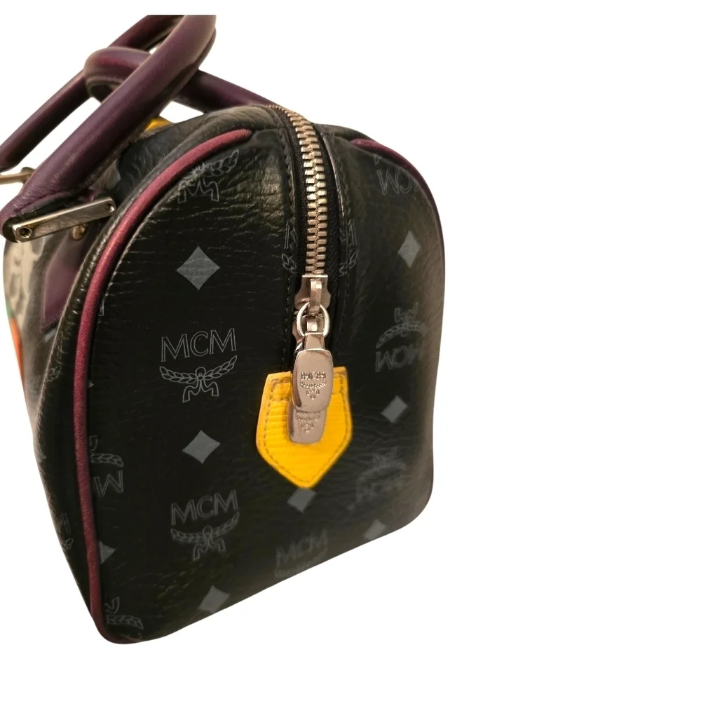Rare Vintage MCM München Lion Satchel w/ 2006 Auth Card | Collectors Piece